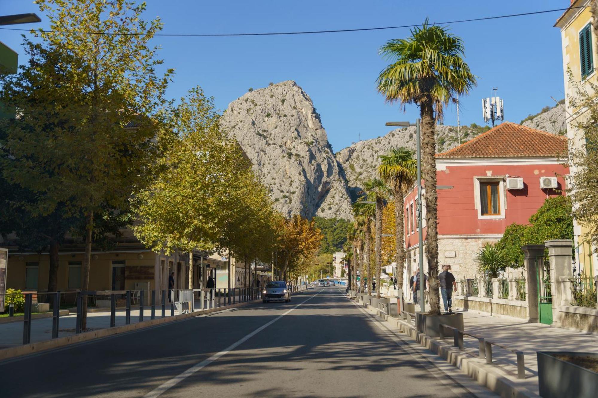 Sunny Apartment Omiš Exteriér fotografie